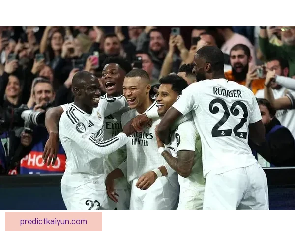 阿什拉夫皇马青训出道后表现稳健，逐渐成为足球界的新星